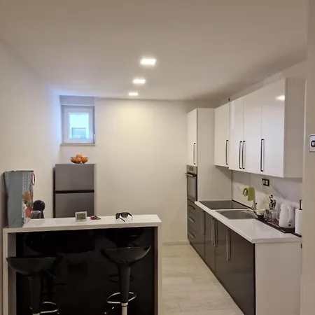 Wellness Black-white Siroki Brijeg