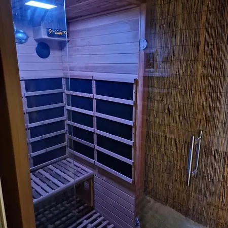 Wellness Black-white Apartment Siroki Brijeg